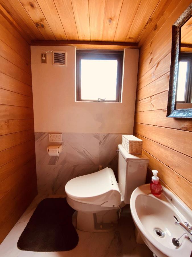 Sea Breeze Villa Онна Екстериор снимка