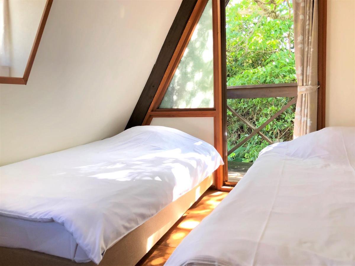 Sea Breeze Villa Онна Екстериор снимка